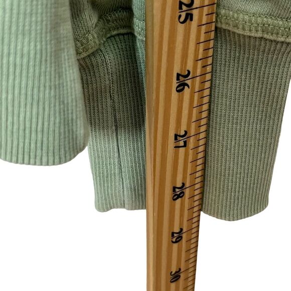 Welcome to my closet! I'm sorry but this item has sold and is not available. - Picture 9 of 9